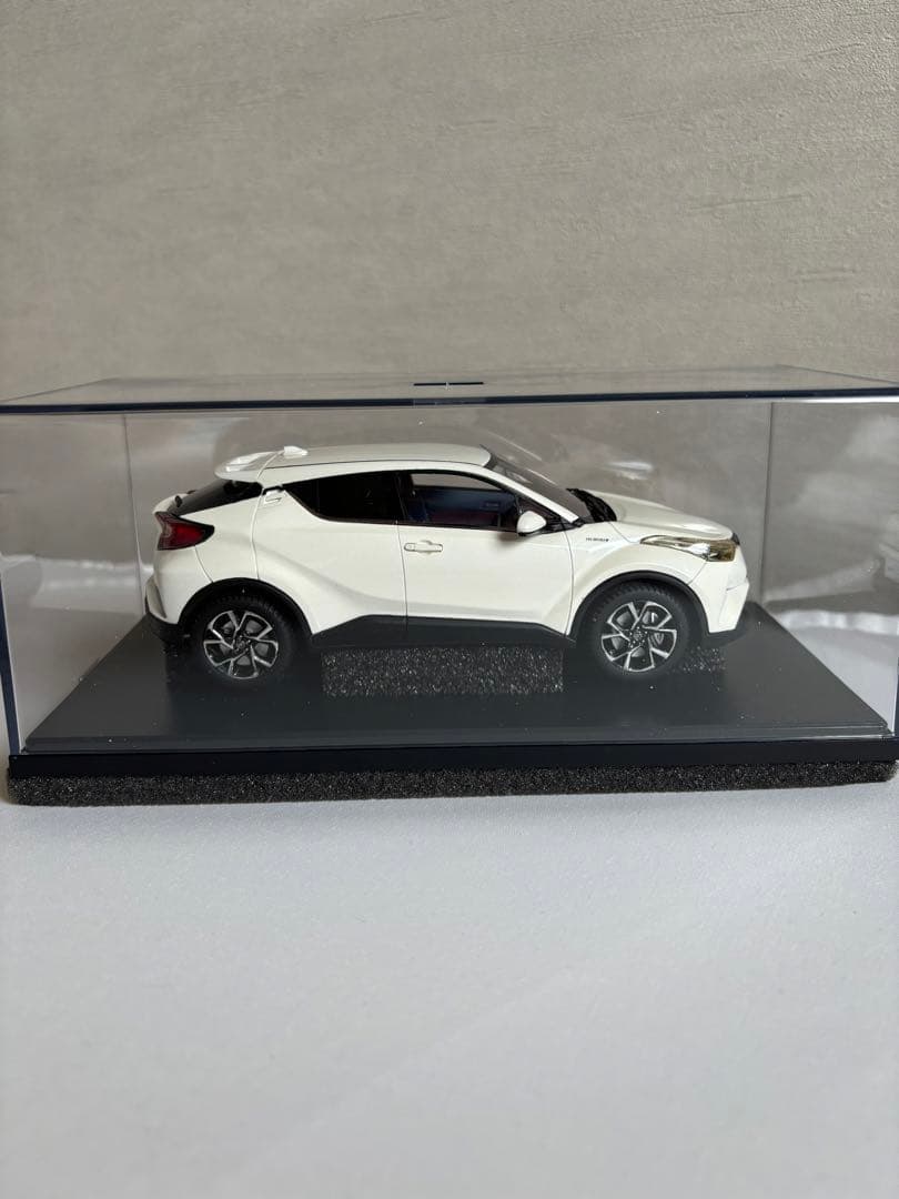 1/24　Toyota　C-HR　G（2017）　ホワイトパール