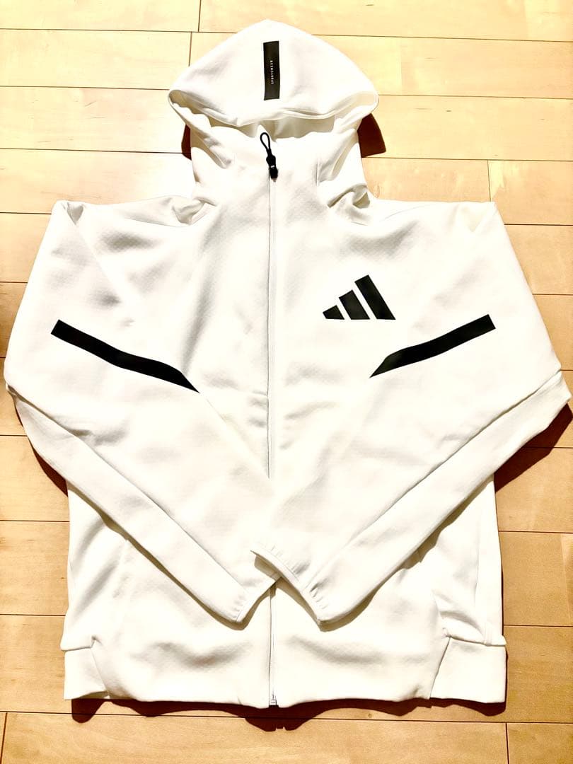 アディダス　 Z.N.E. フルジップフーディ　Mサイズ
