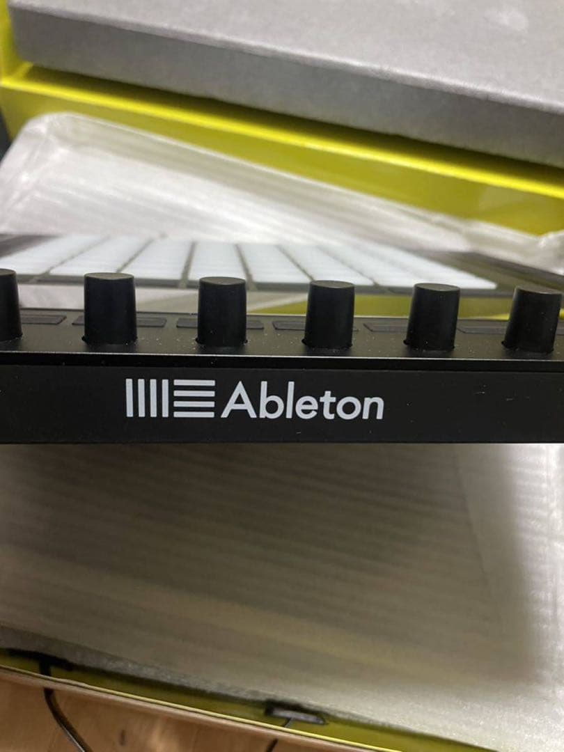 Ableton Push2 MIDIコントローラー & 専用デッキセーバー