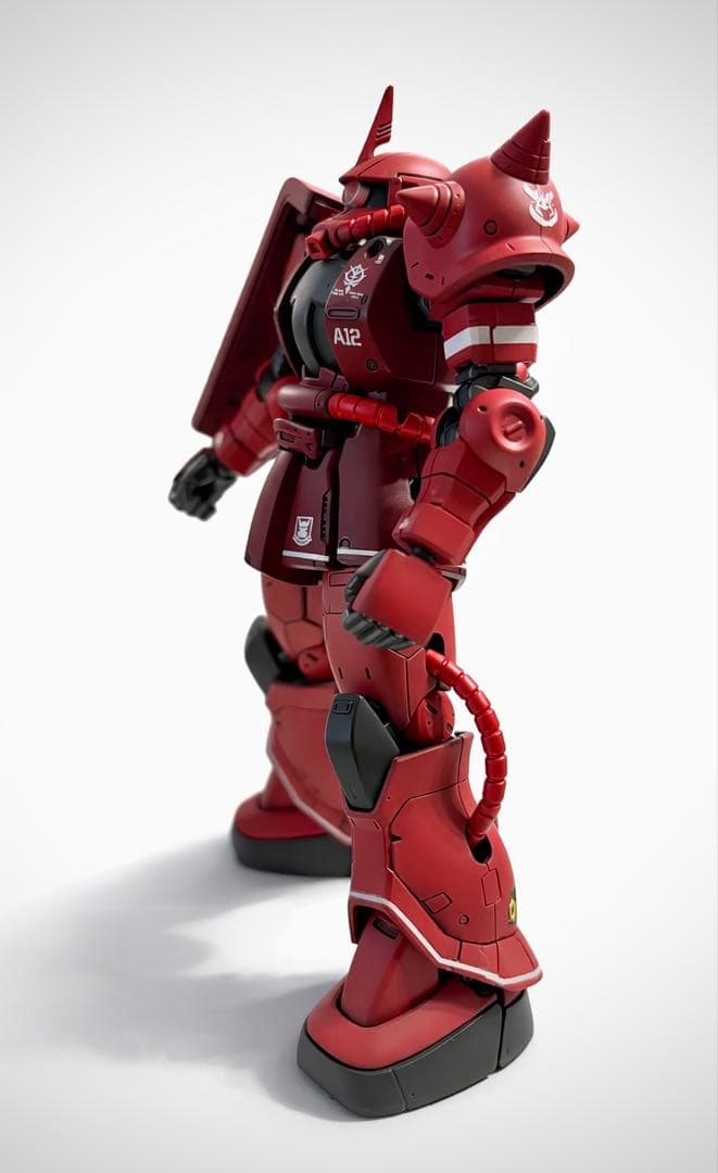 ガンプラHG シャア専用ザクⅡ 赤い彗星ver. 全塗装完成品