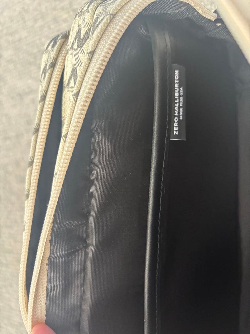 【新品未使用（タグなし）】ZERO HALLIBURTON カートポーチ