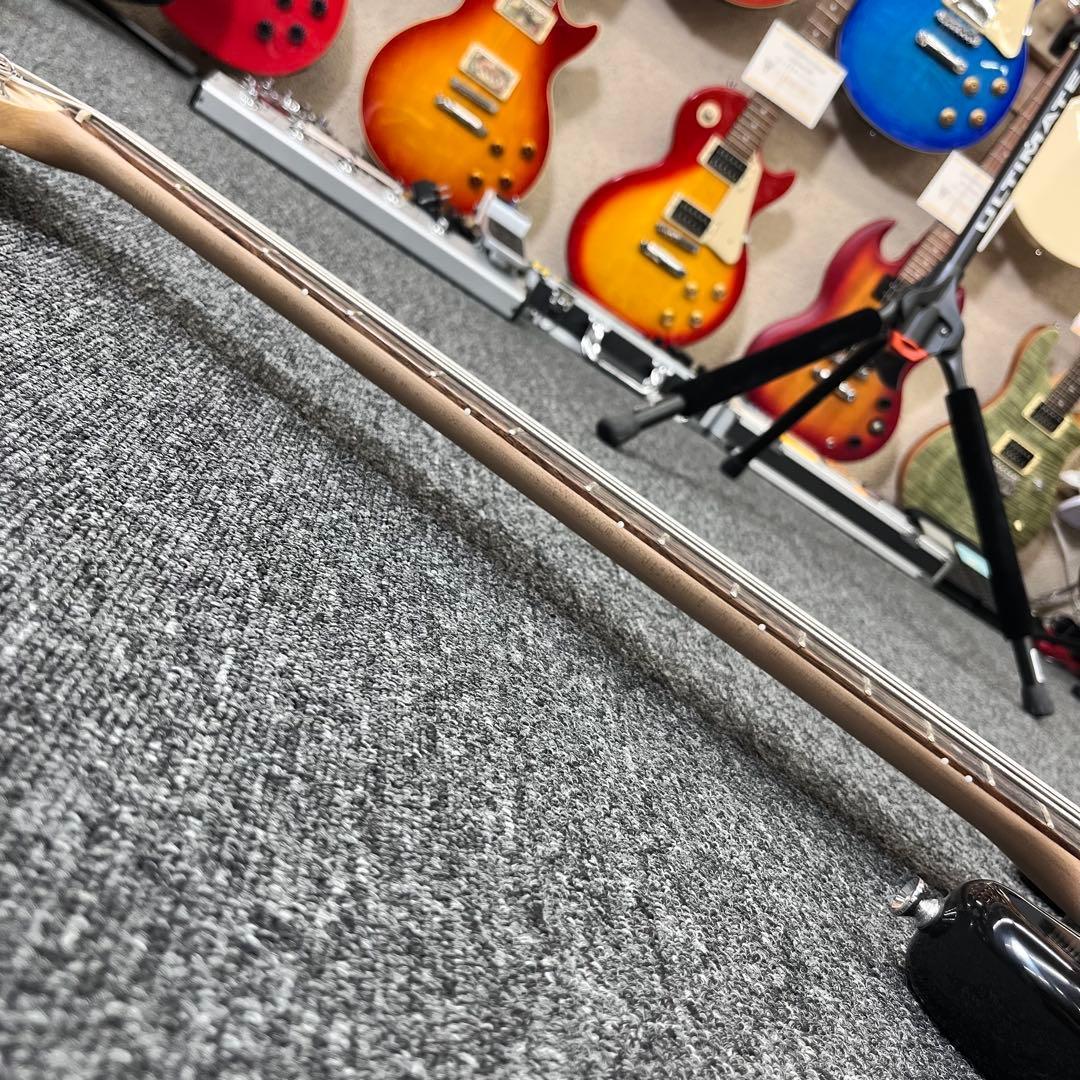 【10239】 Squier by Fender precision bass