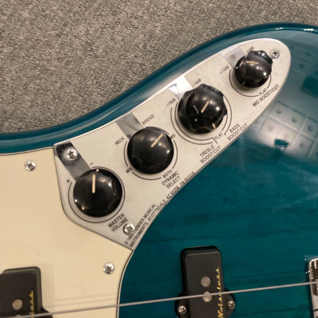 フェンダー USA Ultra Jazz Bass Ultraburst 難あり