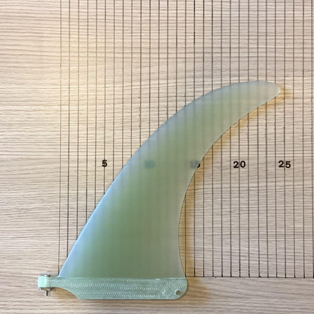 新品未使用シングルフィン8.5インチ　トランスルーセント、 スクリュー付き