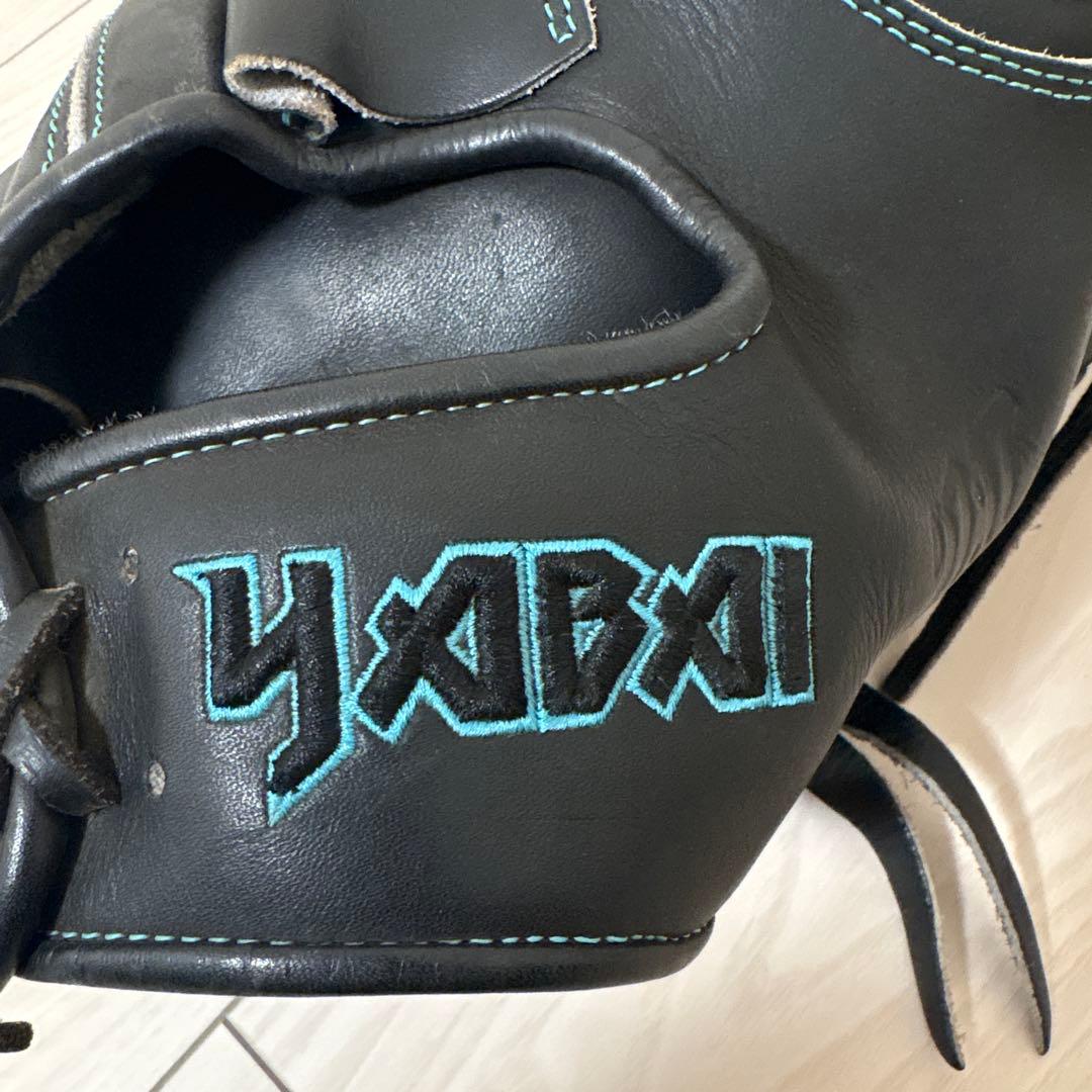 ヤバイ ブラック 軟式グローブ