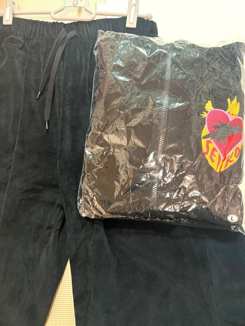 大森靖子 ベロアセットアップ