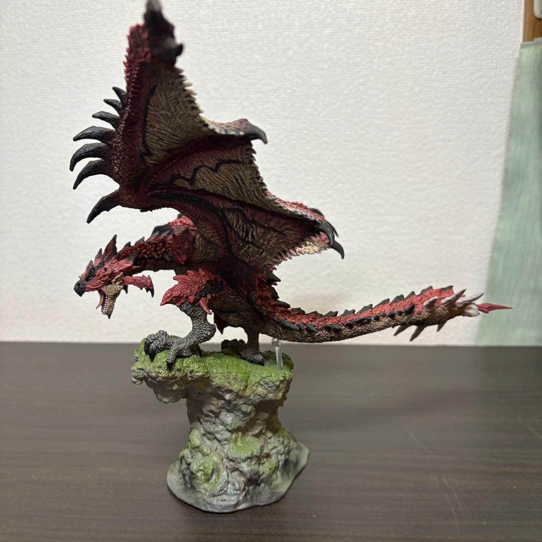 開封品 カプコンフィギュアビルダー クリエイターズモデル リオレウス【復刻版】