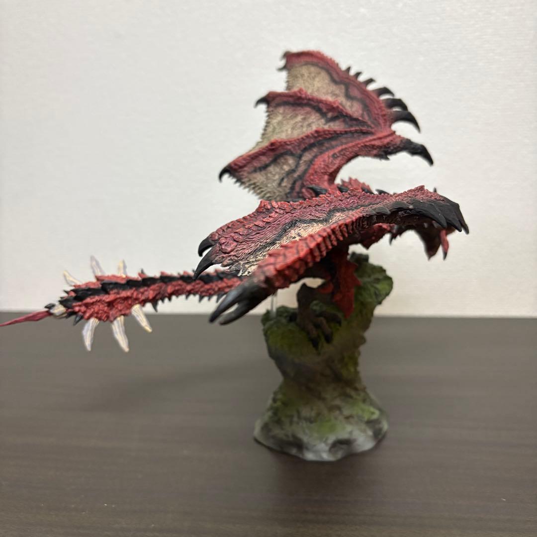 開封品 カプコンフィギュアビルダー クリエイターズモデル リオレウス【復刻版】