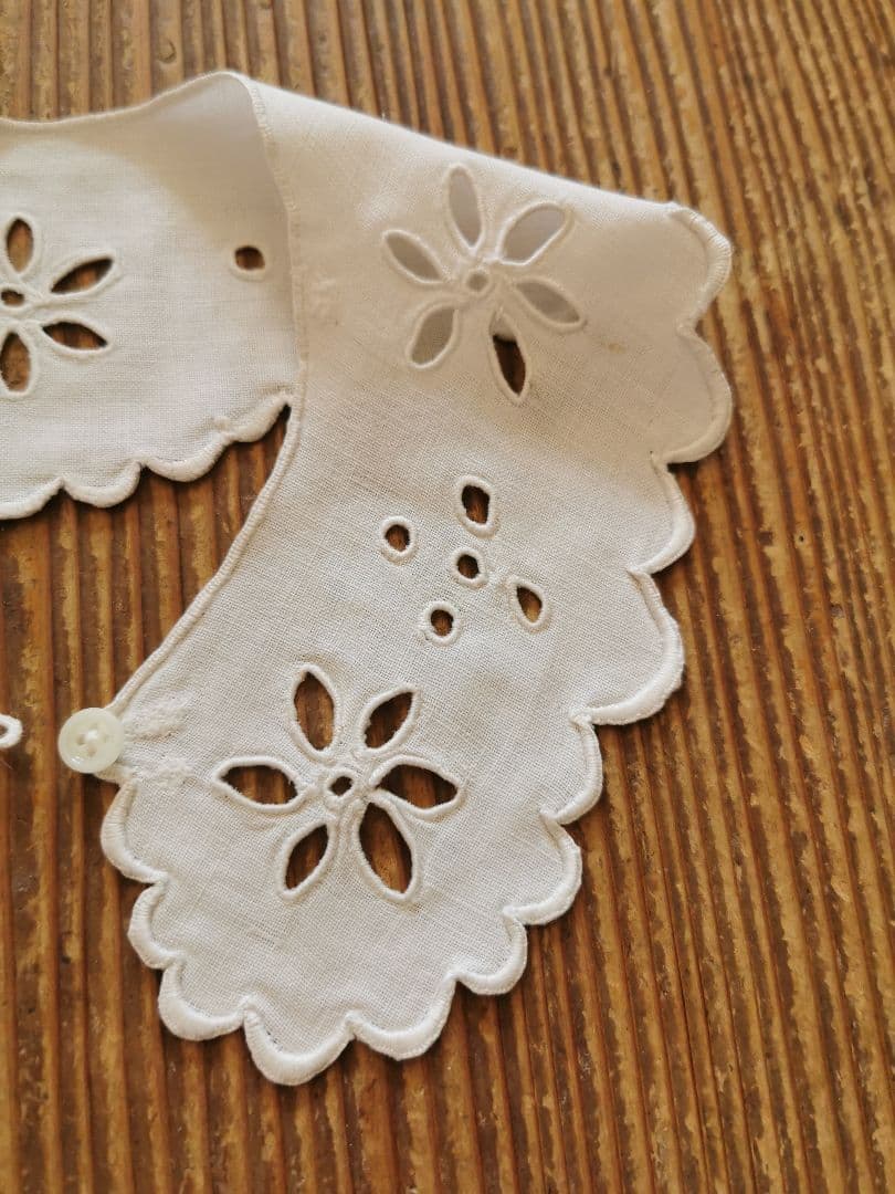 アンティークフランス オープンカットワーク アイレット刺繍 スカラップリム付け襟