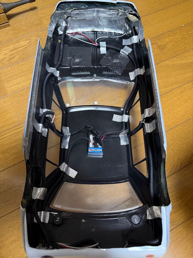 ラジコンボディ　10分の1 サニー