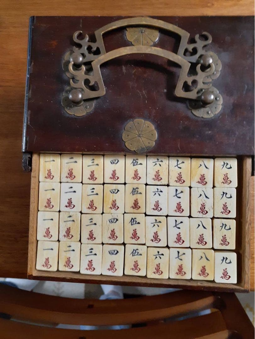 超レア超レトロ木製麻雀箱 伝統時代モノ&麻雀牌 ※骨牌背竹牌　※骨董品