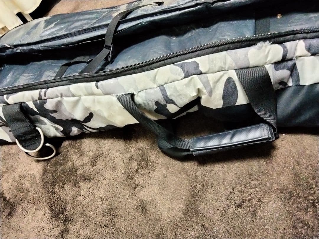 キャリー付きスノーボードケース