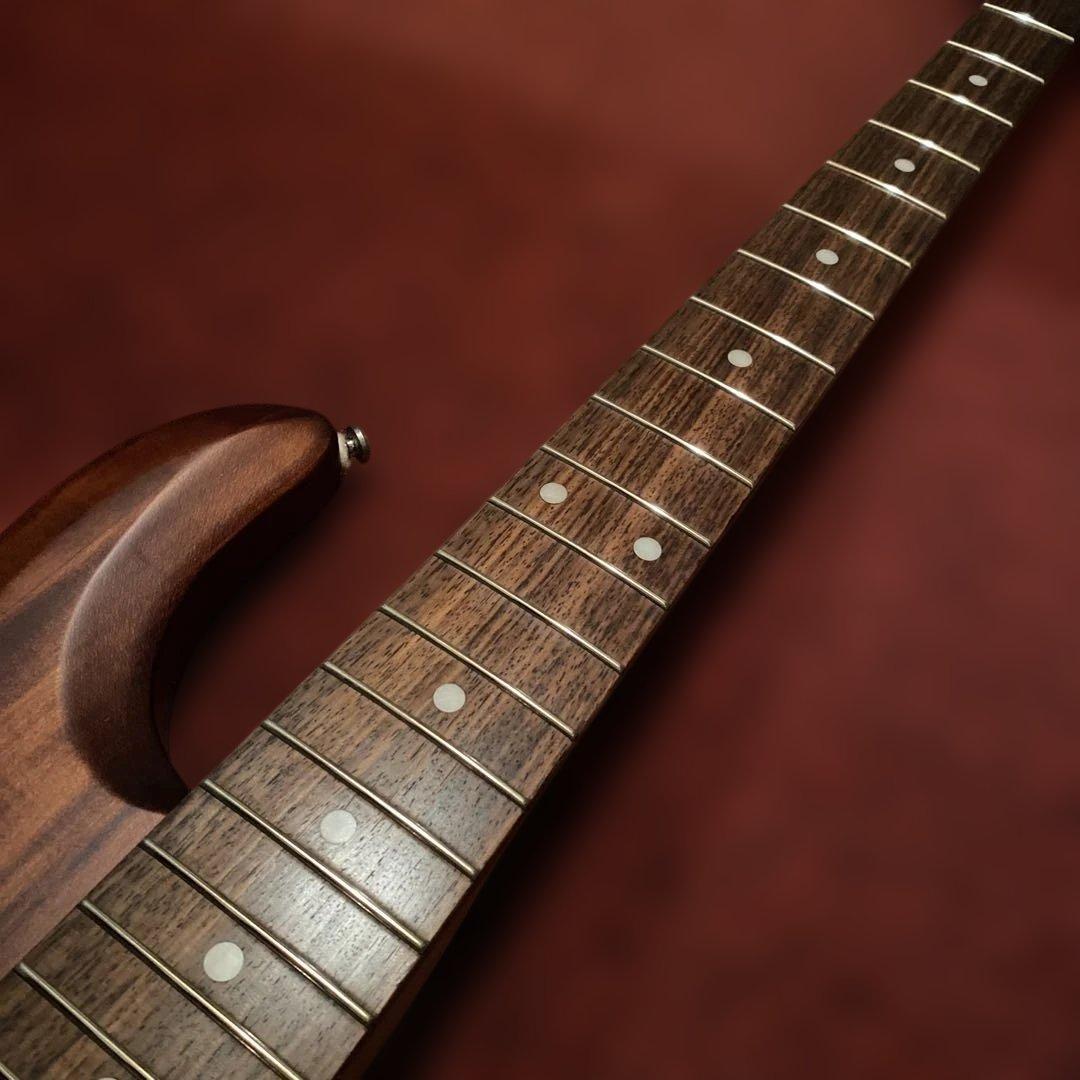 エレキベースSUB スティングレイ5弦