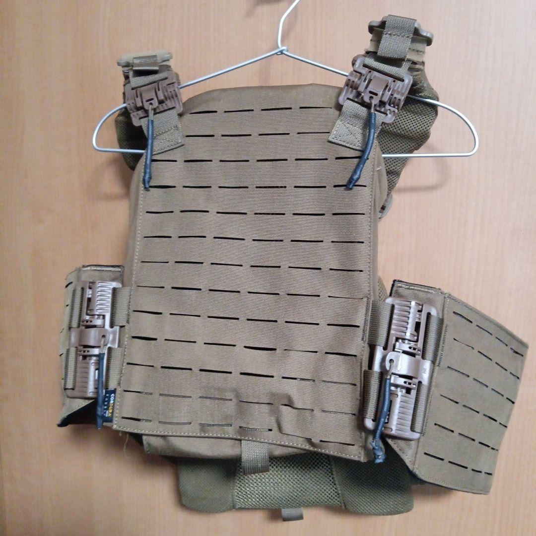 emerson gear プレートキャリア　タンカラー