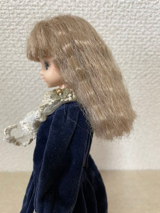 1984年タカラバービー　エクセリーナ灰睫ソバージュver