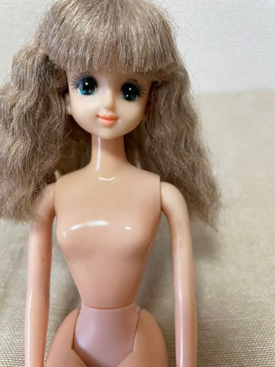 1984年タカラバービー　エクセリーナ灰睫ソバージュver