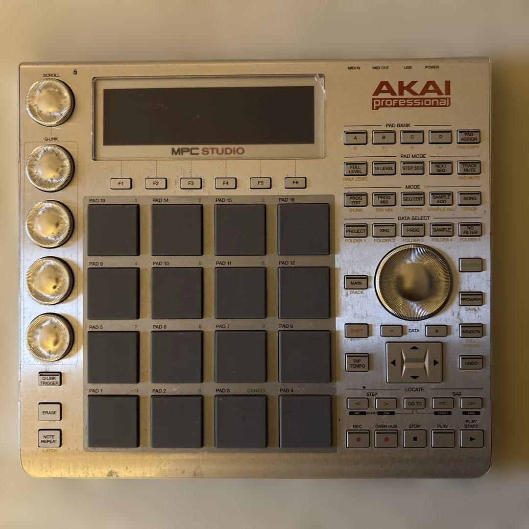 DJ機材 akai mpc studio