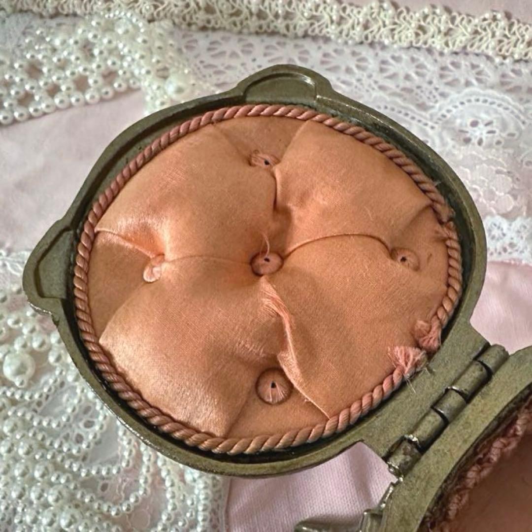 アンティーク ブロンズ製 薔薇モチーフジュエリーBOX