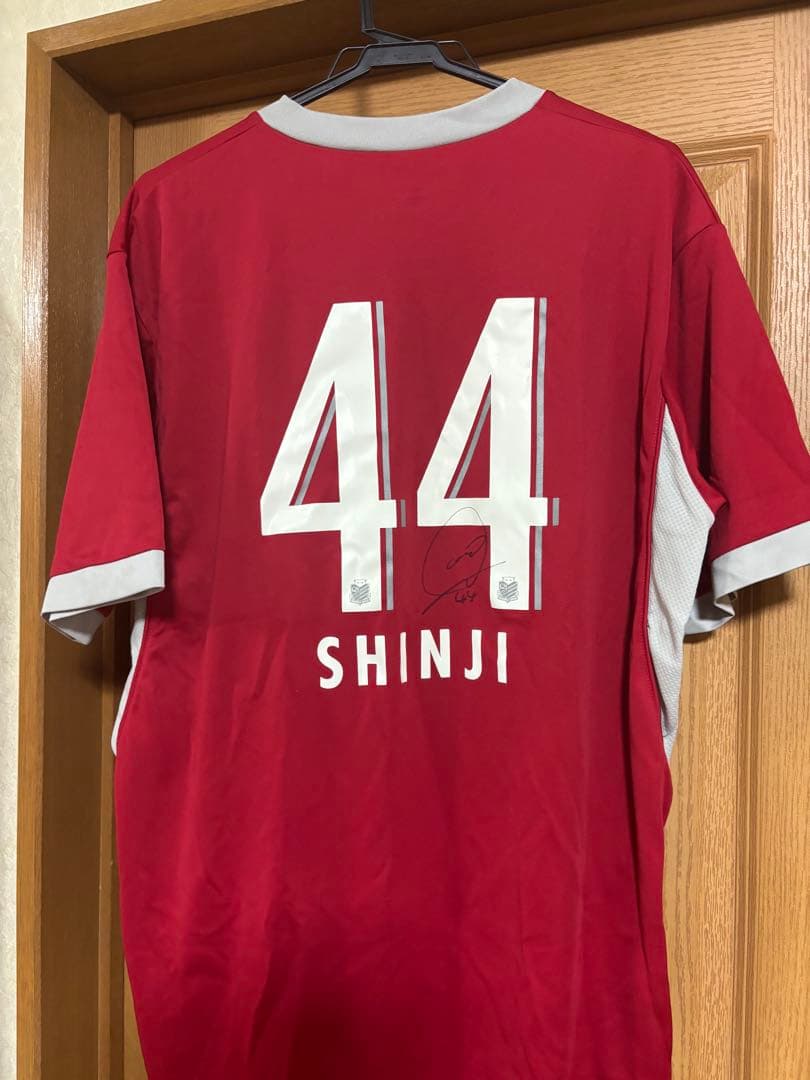 小野伸二さんの直筆サイン付きユニフォーム