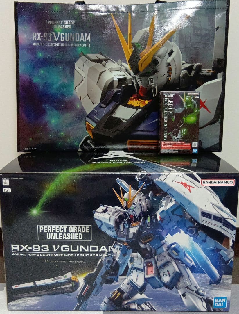 PG ニューガンダム + LEDユニット+ショッパーバッグ　νガンダム