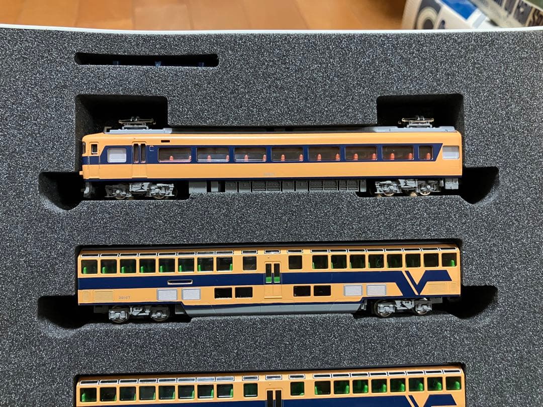 TOMIX 近畿日本鉄道30000系ビスタカー4両セット 98559