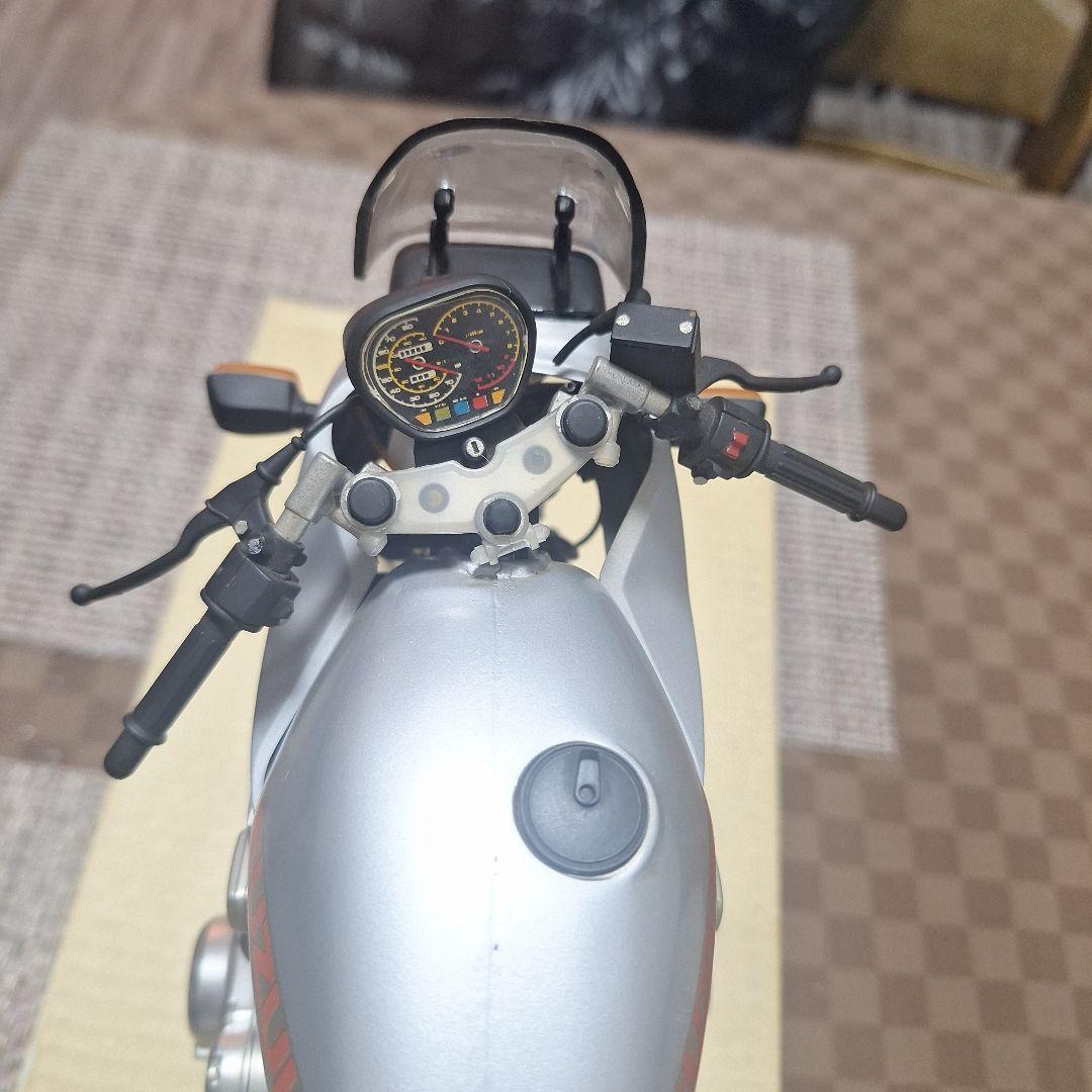 SUZUKI シルバーバイクモデル、刀6,1タミヤ製、完成品です