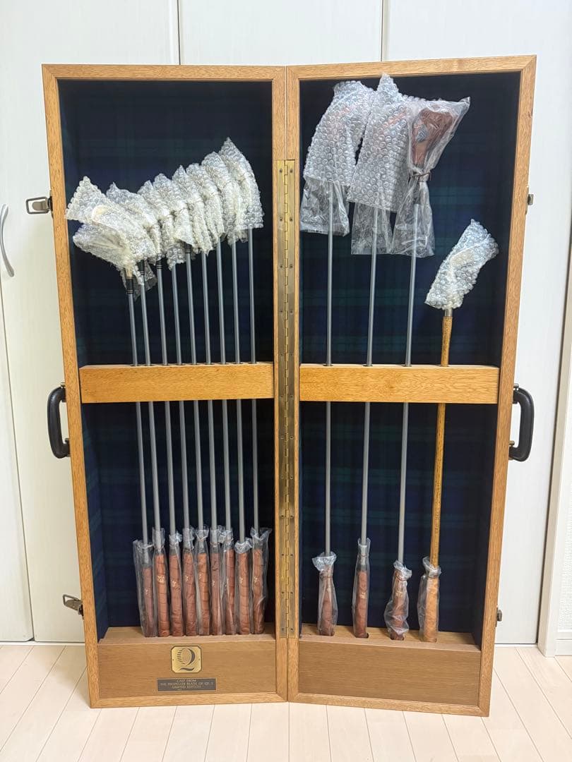 クイーンエリザベス二世号のプロペラから造ったゴルフクラブセット(化粧箱付き)