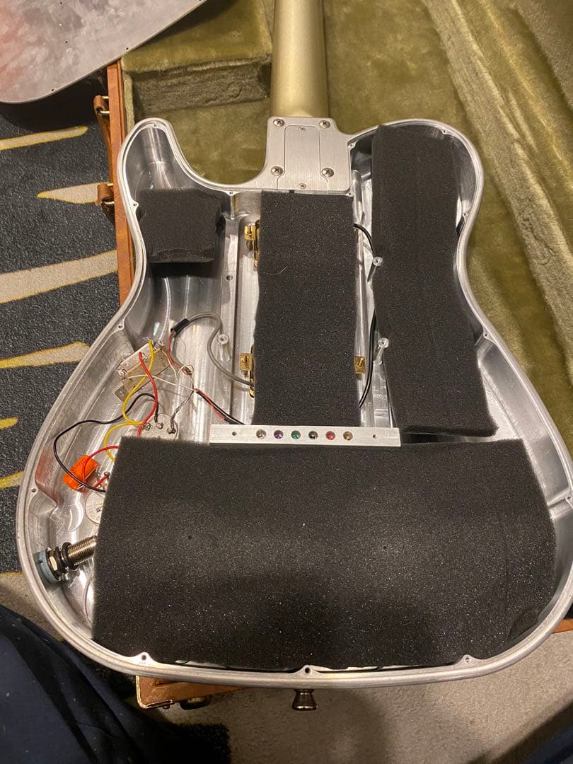 超激レア　history アルミボディ　ギター