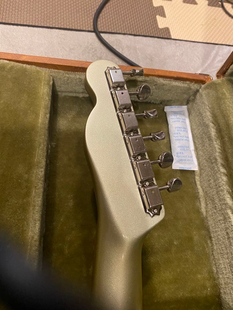 超激レア　history アルミボディ　ギター