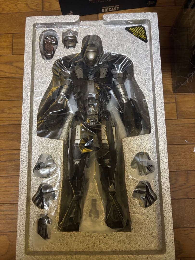 ホットトイズ　ウォーマシン　マーク1 ダイキャスト　アイアンマン2