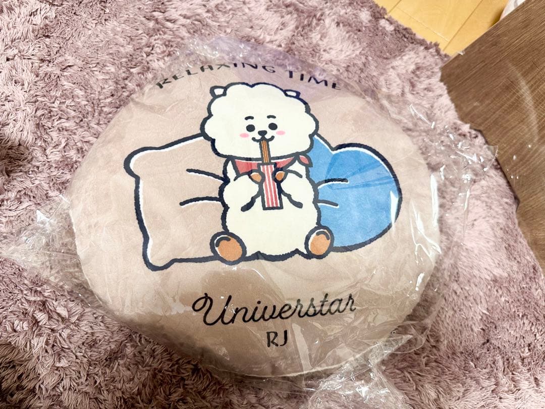 ＢＴＳ　グッズ　JINくん寄り