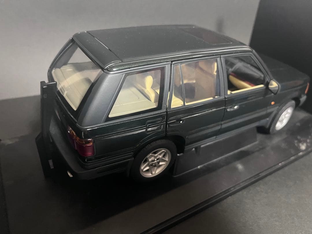 AUTOart レンジローバーRANGE ROVER 4.6 HSE 1/18