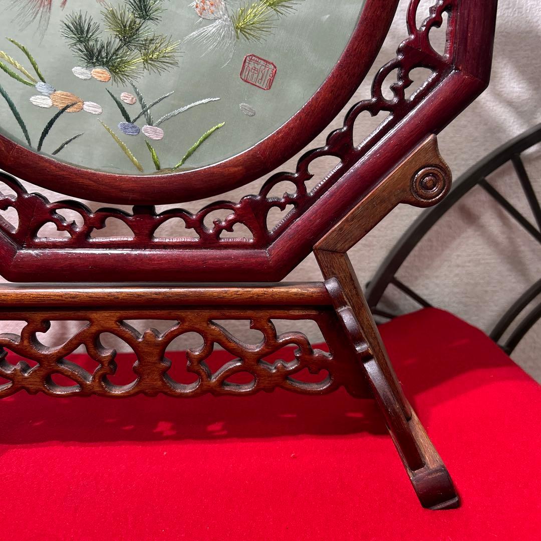 蘇州 蘇繍 両面刺繍 金魚 縁起物 天然木材座 中国工芸品　八角形　風水