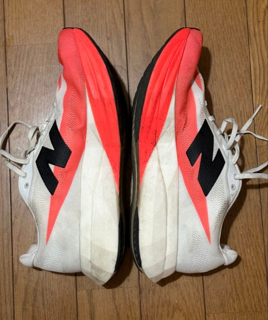 スパイク・シューズ FuelCell SuperComp Elite v5