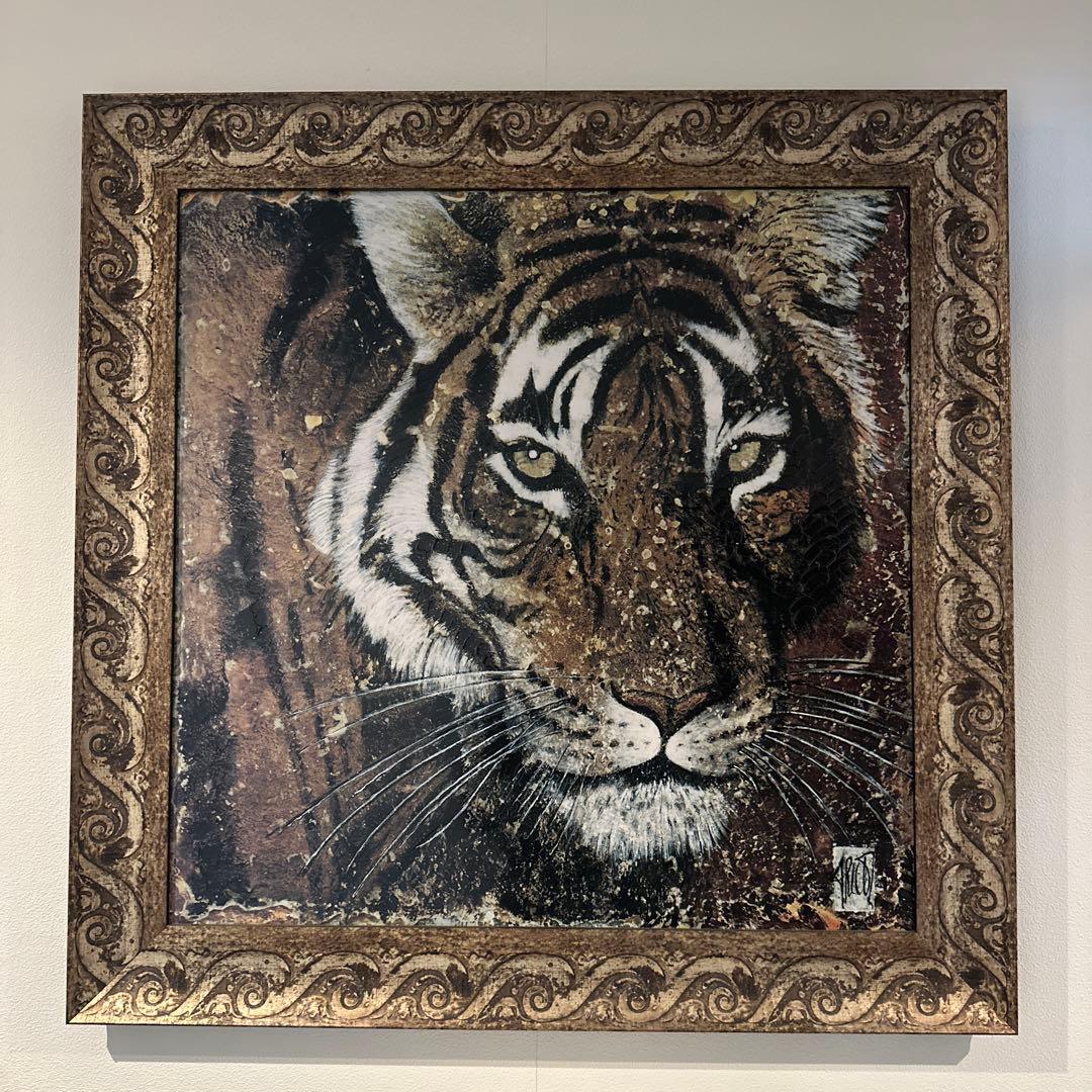 リアルな虎の肖像画