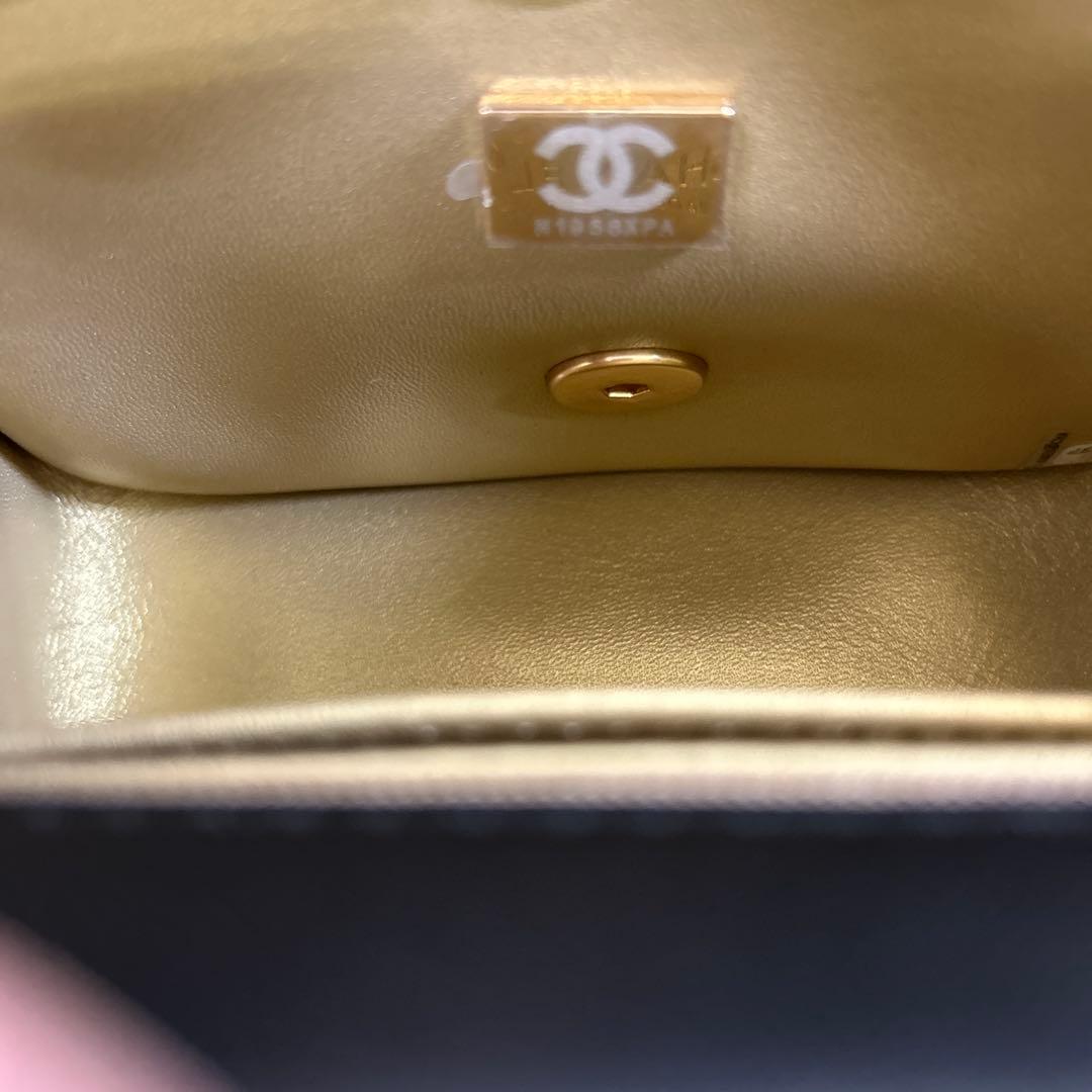 シャネルVIPレザー ショルダーバッグノベルティバック