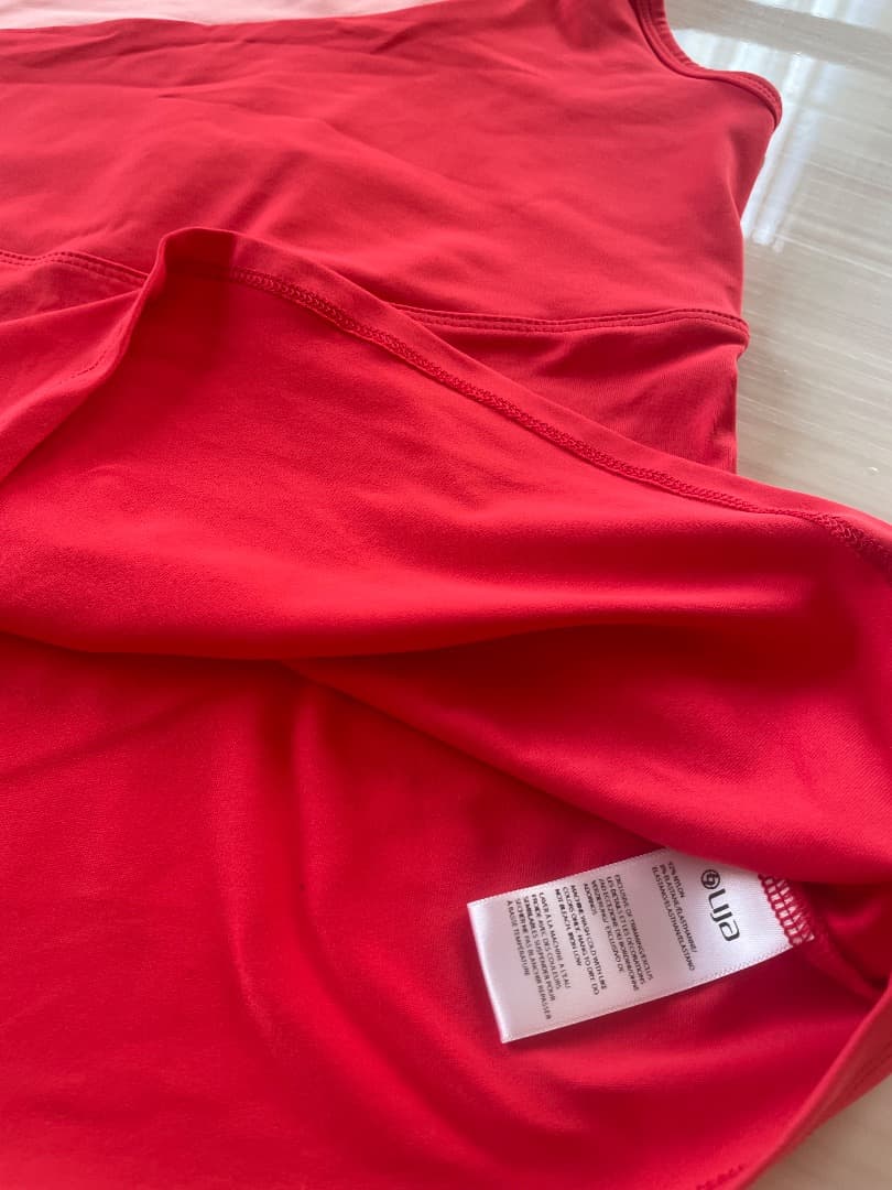 チェリー　新品・未使用‼️LIJA テニスセットアップ