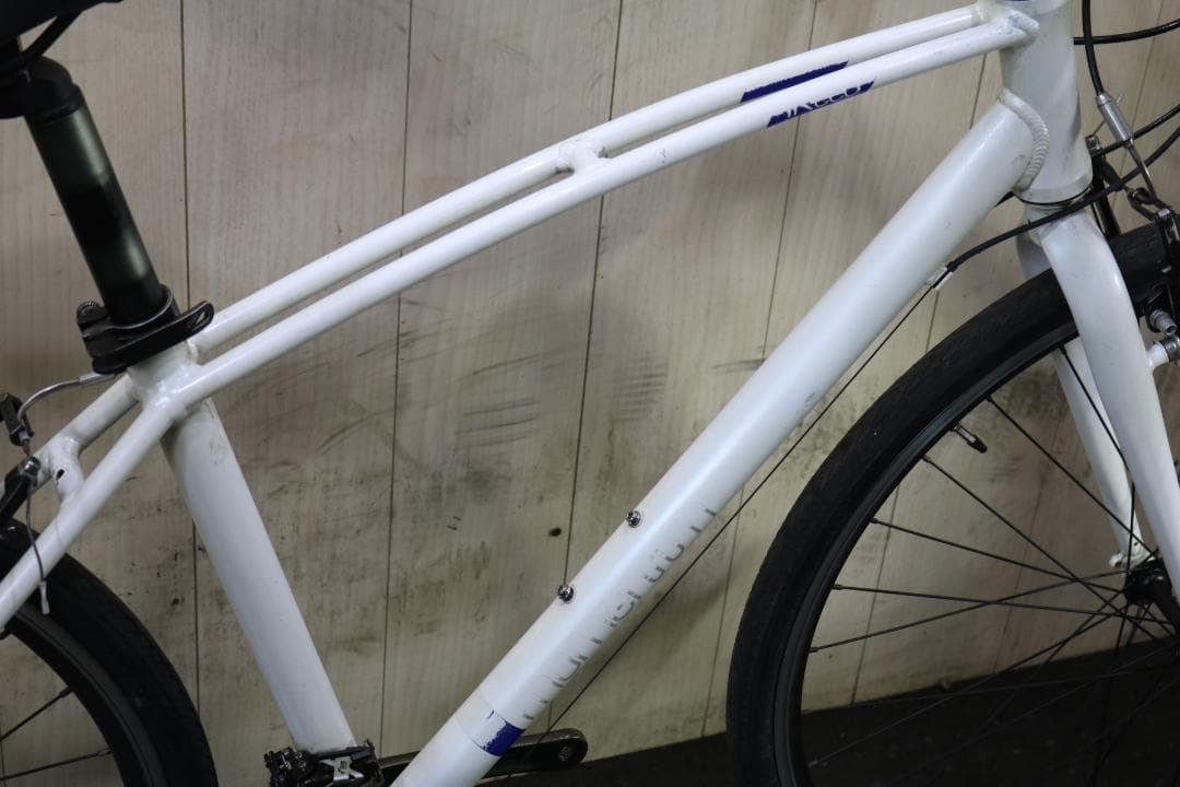 GIANT-MOMENTUM iNEED W-1 700C21速450mmクロス