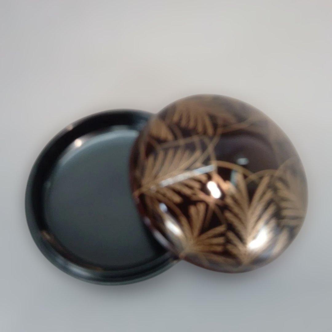 溜塗　武蔵野蒔絵　宝珠　香合