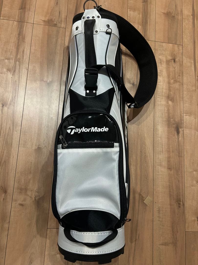 TaylorMade トゥルーライト　ゴルフバッグ