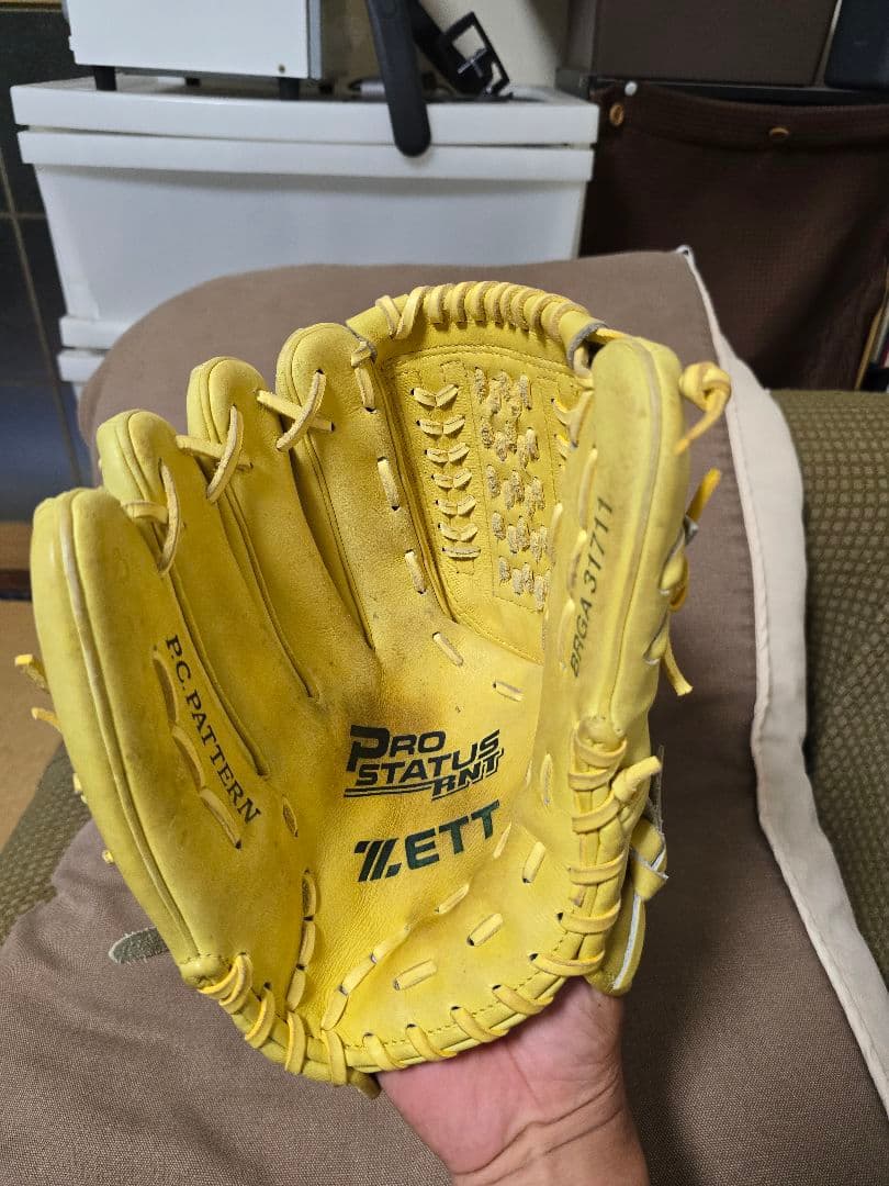 ZETT PROSTATUS イエロー、軟式、投手用 、左利き用
