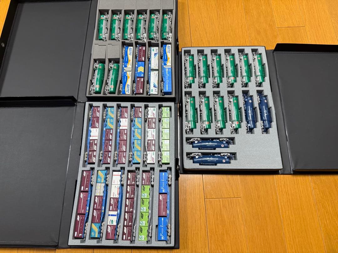 貨物16両かコンテナ付とタキ22両セット