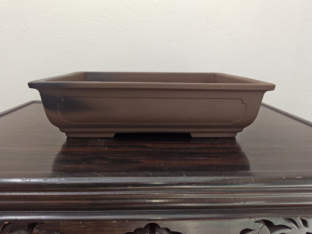 ブラウンの陶器製長方角形盆栽鉢 約32cm×23.5cm×8.7cm　落款　宝泉