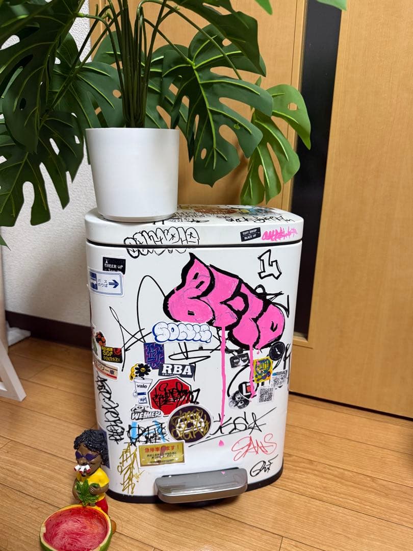 グラフィティアートごみ箱チェケラ 値下げ叶