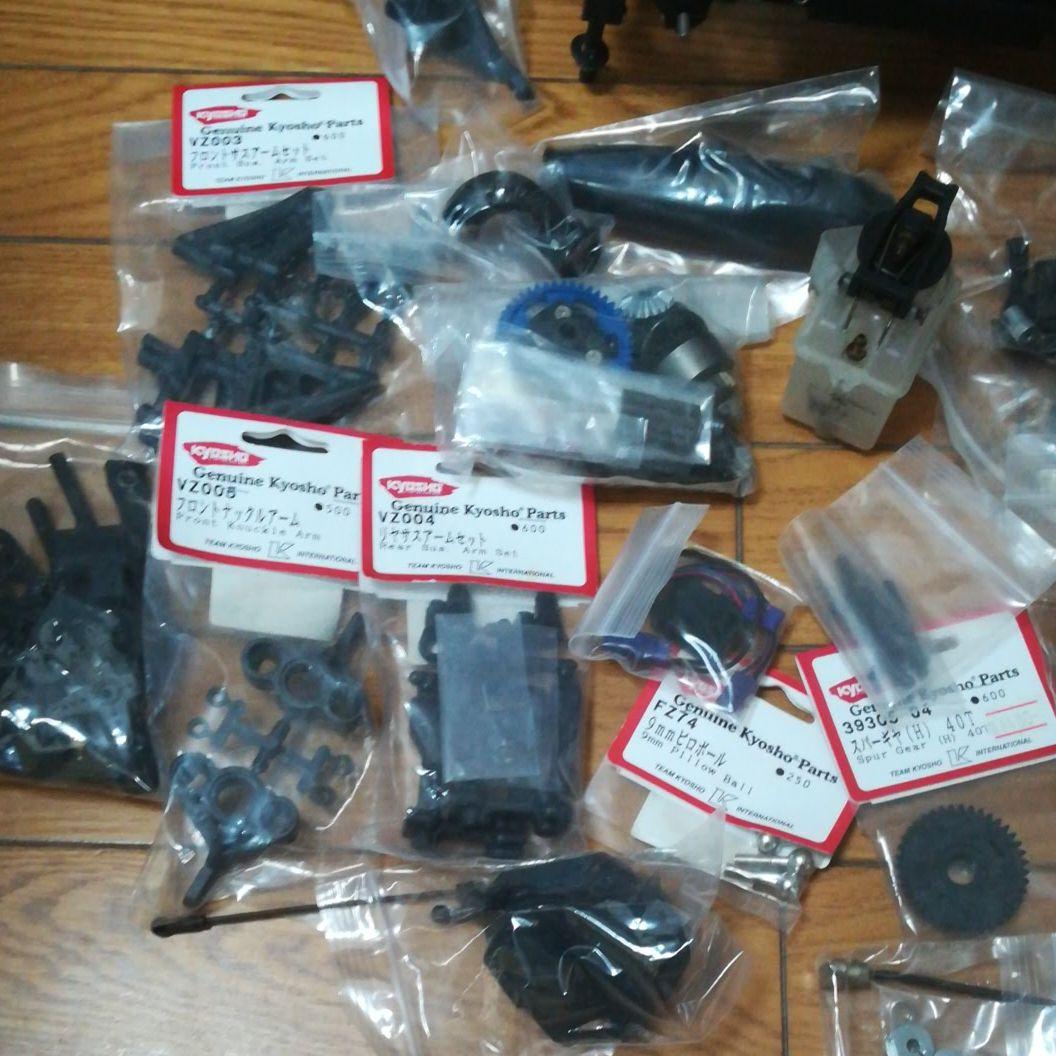 京商　1/10 エンジンカー FW 05　V-ONE SⅡ