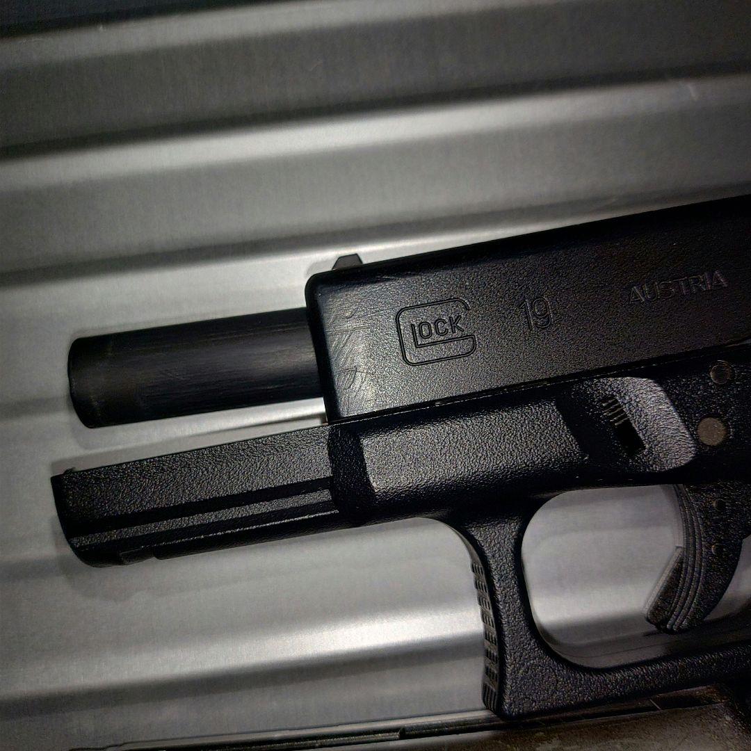 東京マルイ　GLOCK 19