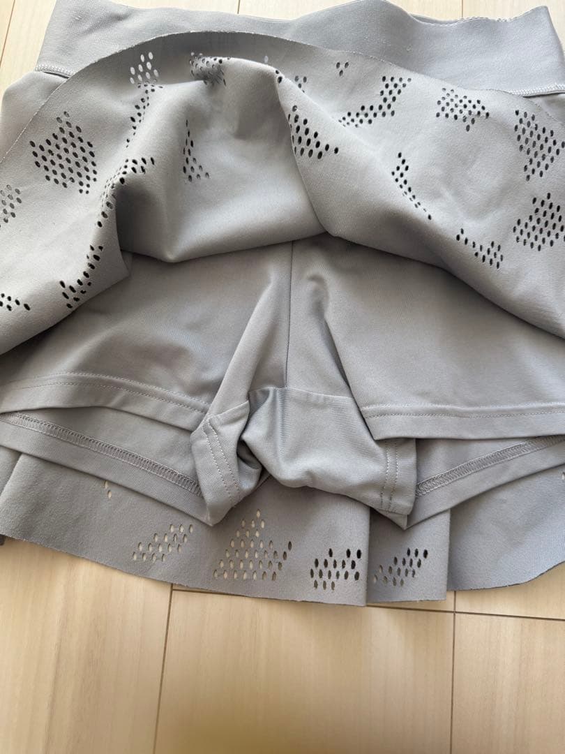 アディダス　ステラマッカートニー　スコート　フローラル