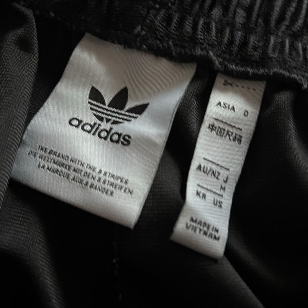 adidas originals オーバーサイズファイアーバード セットアップ