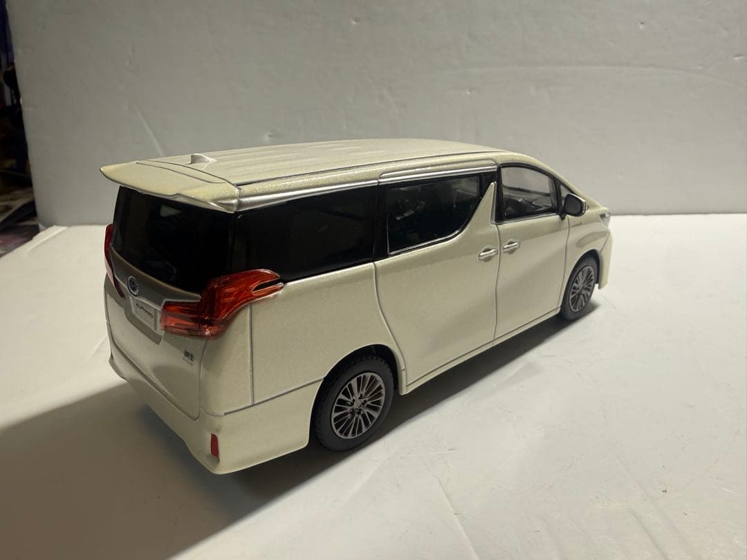 トヨタアルファードカラーサンプルミニカー