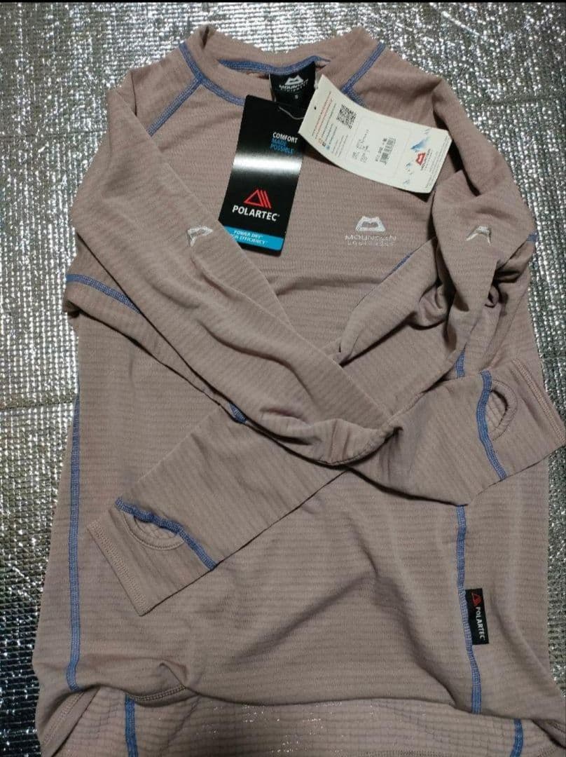 新品 タグ付　mountain equipment　ロンT　Ｓ　サムホールつき